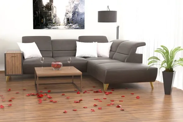 Sedačka se zlatými nohami a barem v područce?