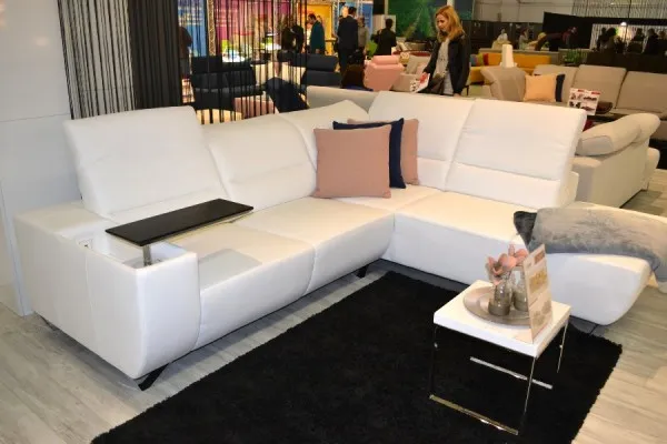 Na veletrhu For Furniture v Praze byly sedačky PHASE za hvězdy